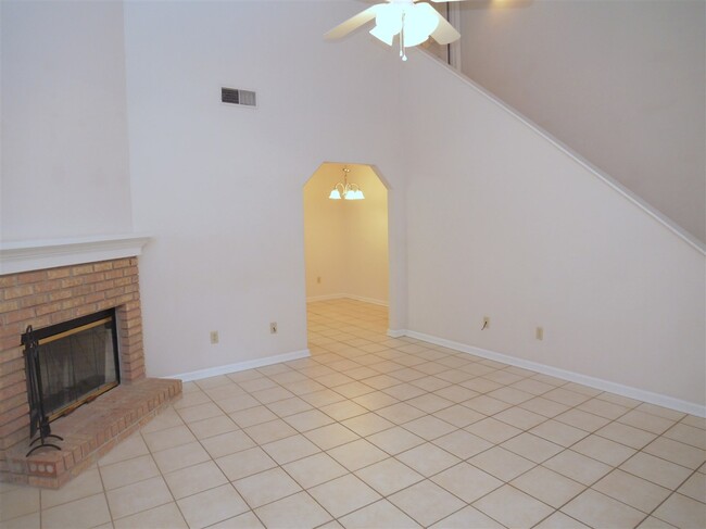 Building Photo - 433 Richview Park Cir W