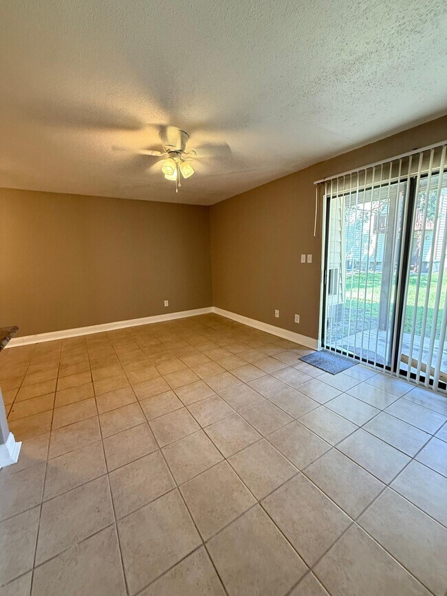 Building Photo - 308 Miracle Strip Pkwy SW