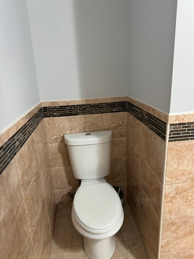 Building Photo - 44 Oxford St