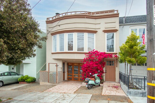 Primary Photo - 2227 26th Ave