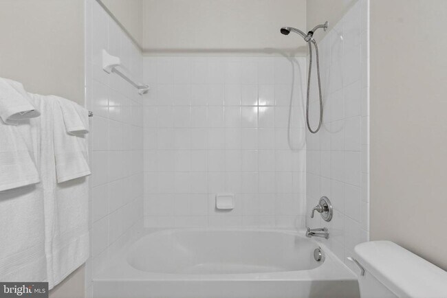 Building Photo - 43789 Water Bay Terrace