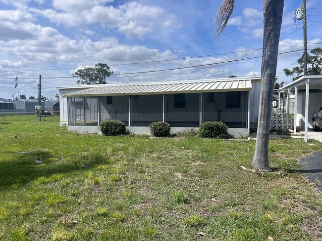 Primary Photo - Charming 1 Bedroom