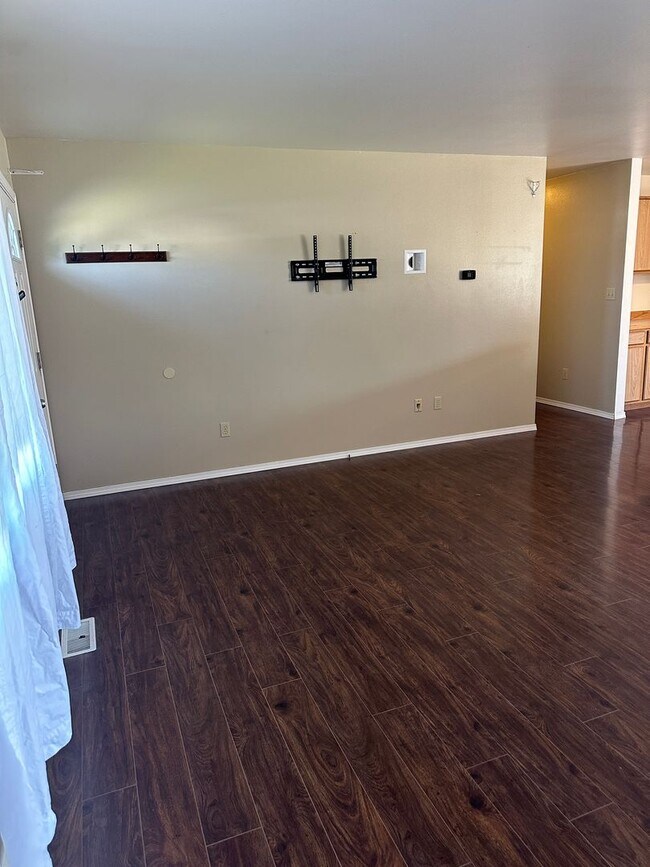 Building Photo - 2 Bedroom 2 Bathroom Home for Rent
