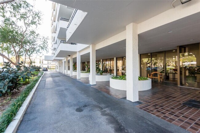 Building Photo - 5700 Mariner St