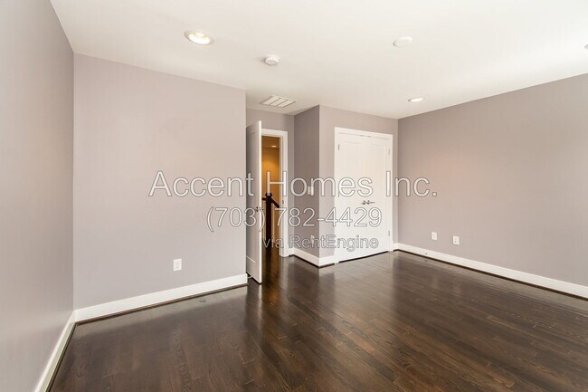Building Photo - 210 S Patrick St