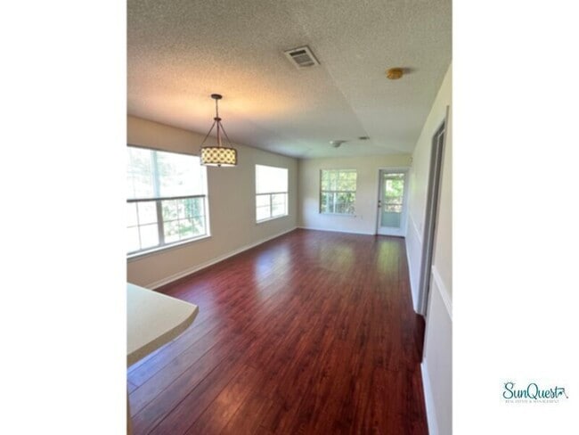 Building Photo - Adorable cottage style home available for 3/6