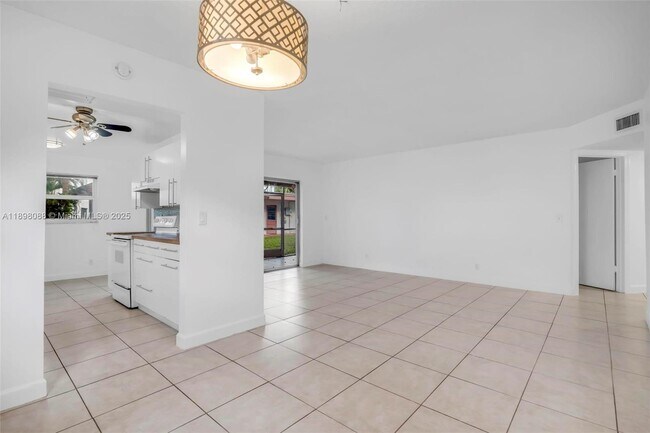 Building Photo - 8002 Lagos De Campo Blvd