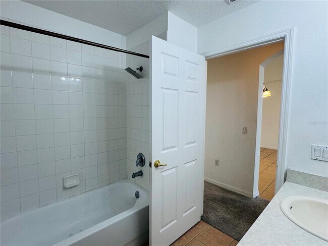 Building Photo - 4795 Cumbrian Lakes Dr