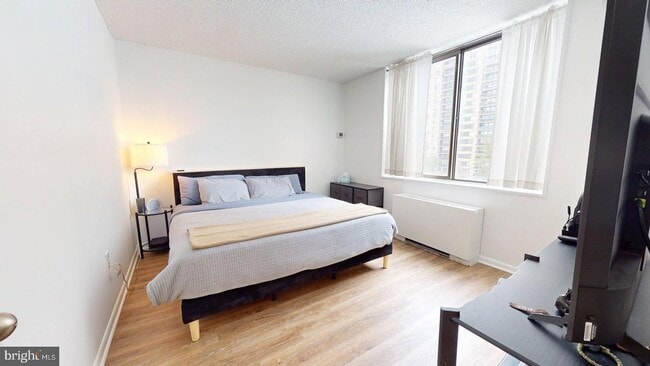 Building Photo - 3701 S George Mason Dr