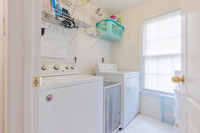 Building Photo - 630 Georgian Hills Dr