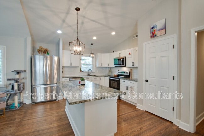 Building Photo - 805 Rison Ave NE