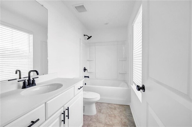 Building Photo - 5772 Schelton Pl