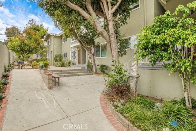 Building Photo - 16144 Sunset Blvd