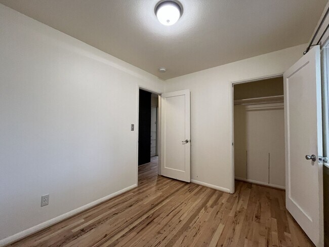 Building Photo - Cozy Portland Gem with Bright, Open Living...