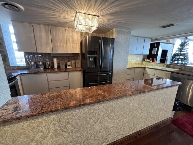 Building Photo - 4302 Ocean Dr