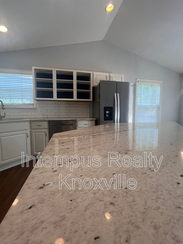 Building Photo - 1333 Willmann Ln