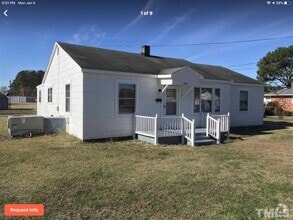 Building Photo - 900 S Sampson Ave