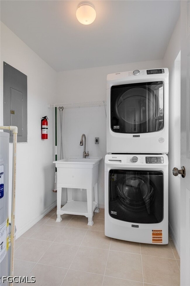 Building Photo - 16840 Sanibel Sunset Ct