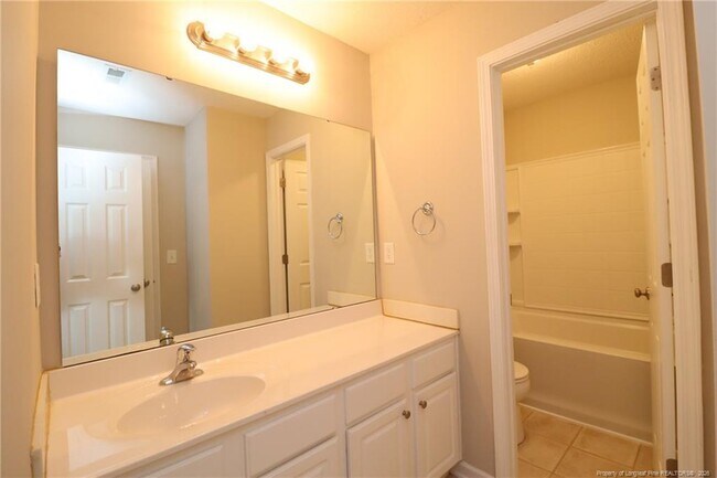 Building Photo - 110 Fanwood Ct