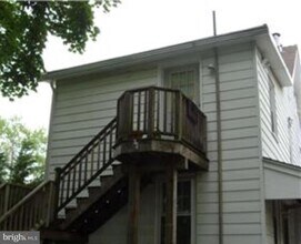 Building Photo - 40 Oak Ave