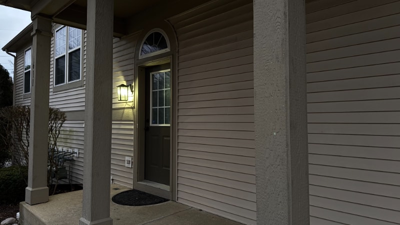 Building Photo - 611 Conservatory Ln