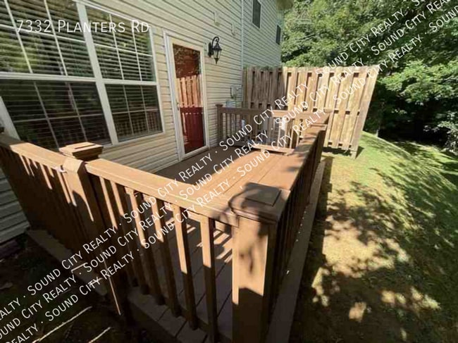 Building Photo - 7332 Planters Rd