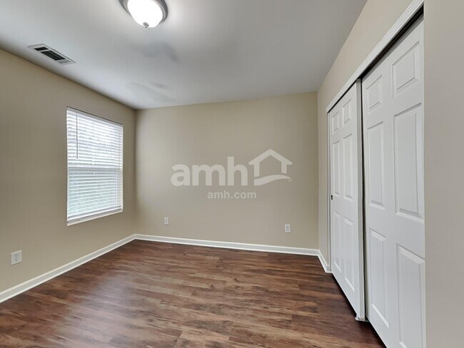 Building Photo - 160 Hamilton Grove Dr