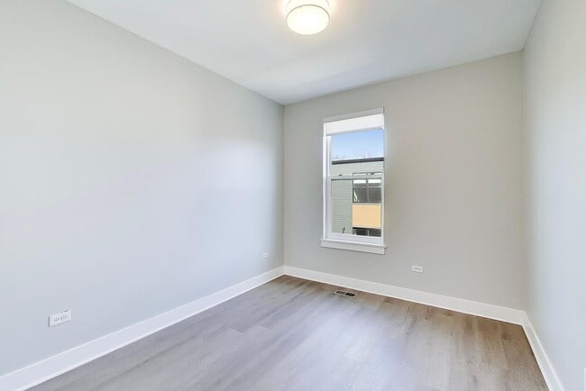 Building Photo - 5424 Old Orchard Rd