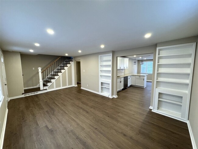 Building Photo - 608 Winston Dr