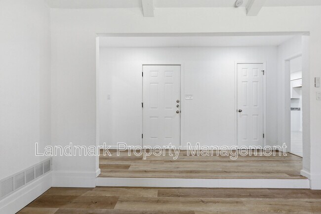 Building Photo - 4351 Altamesa Blvd