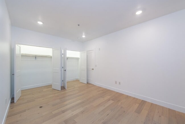 Building Photo - 7505 Park Ave