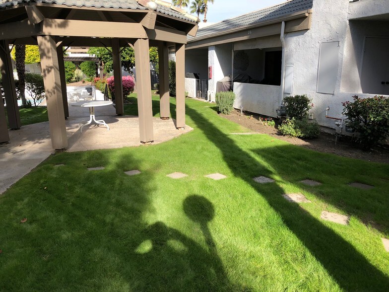 Building Photo - 5301 E Waverly Dr