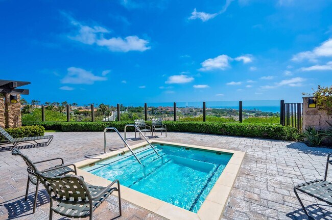 Building Photo - 44 Corniche Dr