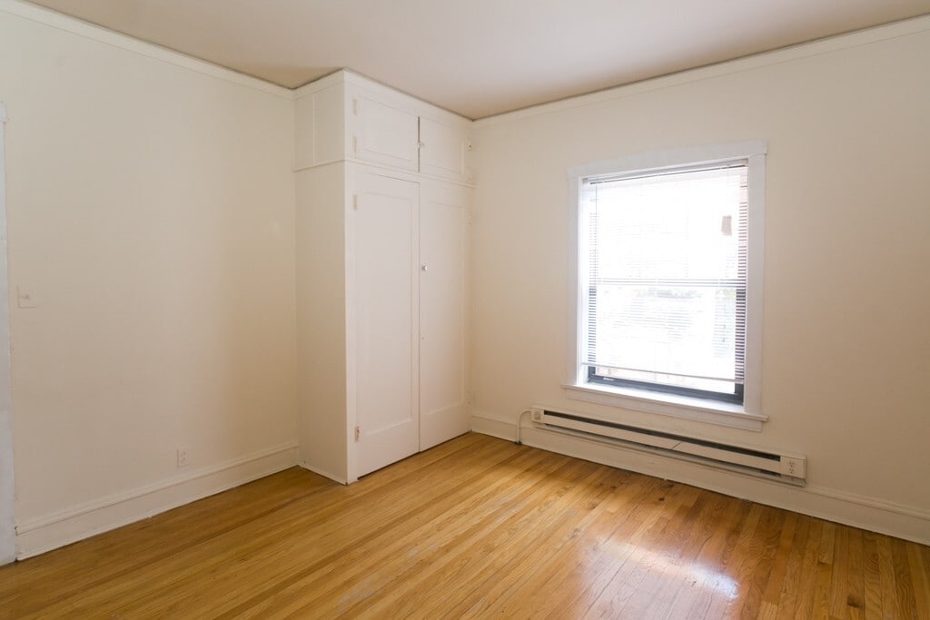 Building Photo - 1314 Oak Ave