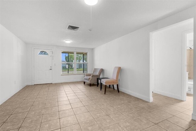 Building Photo - 5330 Poinsettia Dr