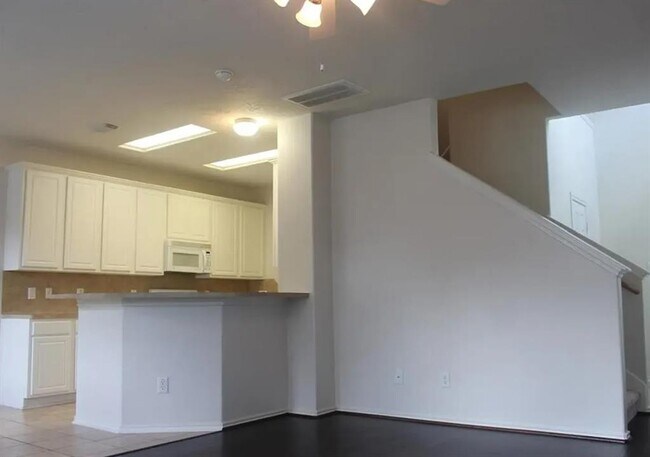 Building Photo - 13047 Peppergate Ln