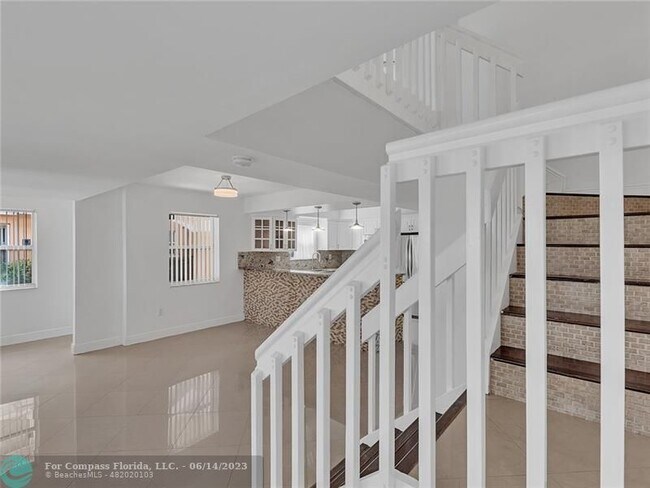 Building Photo - 3287 NW 44th St