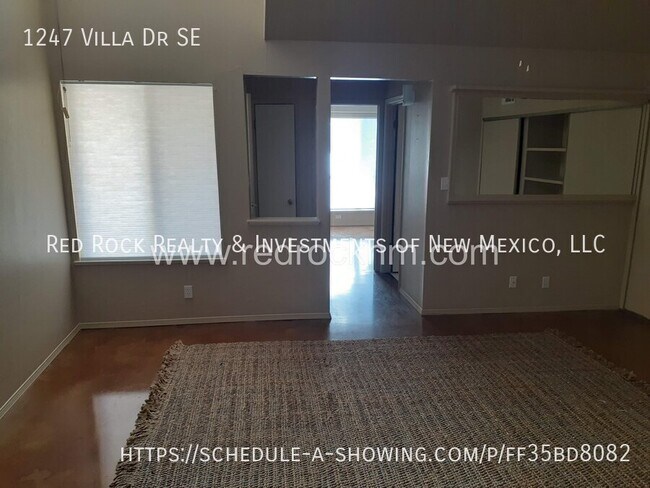 Building Photo - 1247 Villa Dr SE