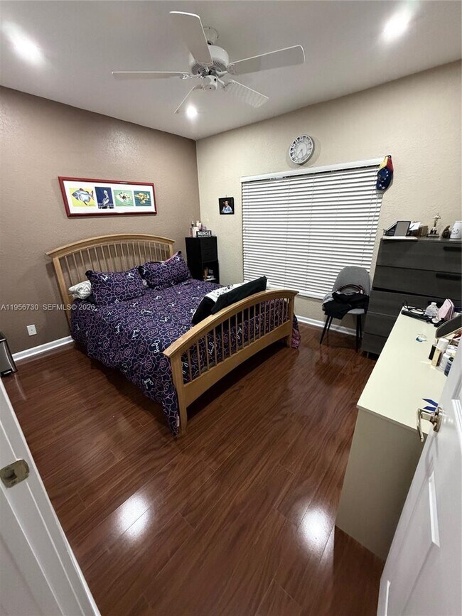 Building Photo - 10390 Utopia Cir E