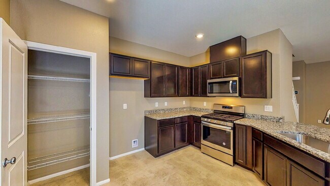 Building Photo - HOLIDAY SPECIAL! SIGN YOUR LEASE BY 12.31.25 AND RECEIVE THE FIRST 2 WEEKS RENT FREE!!  Beautiful...