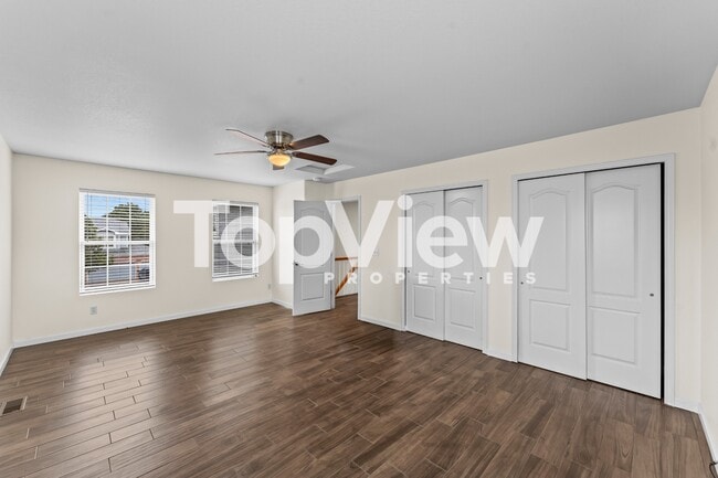 Building Photo - 10110 Clear Creek Rd