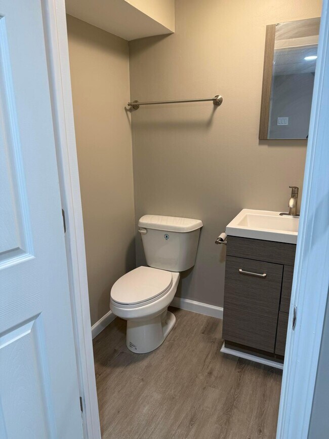 Building Photo - 7806 Barkwood Dr