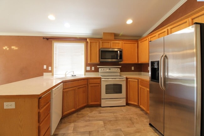 Building Photo - 3 bed, 2 bath home in West Pasco