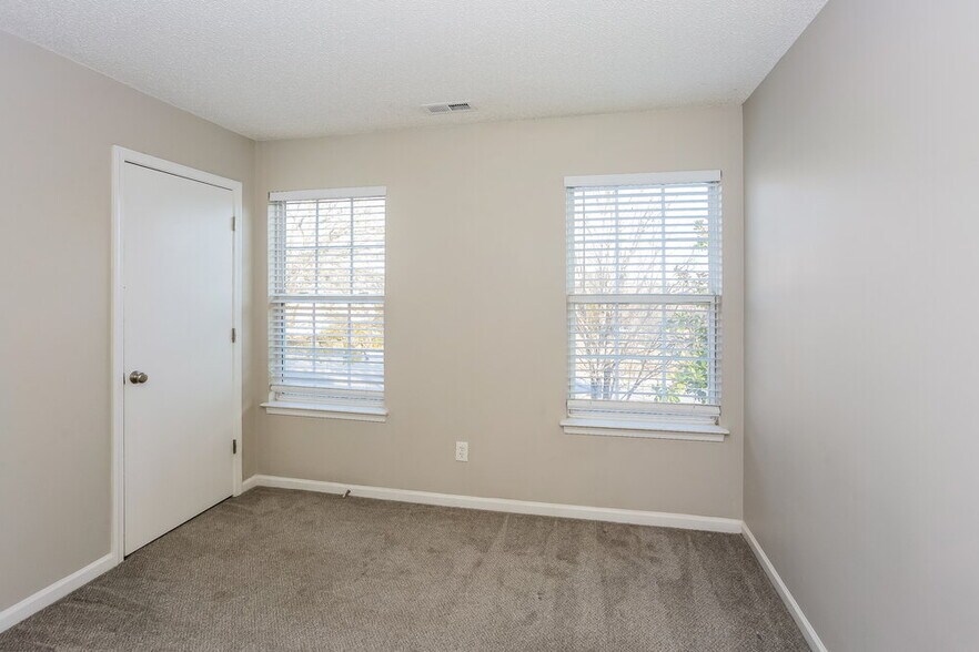 Building Photo - 427 Amhurst St SW