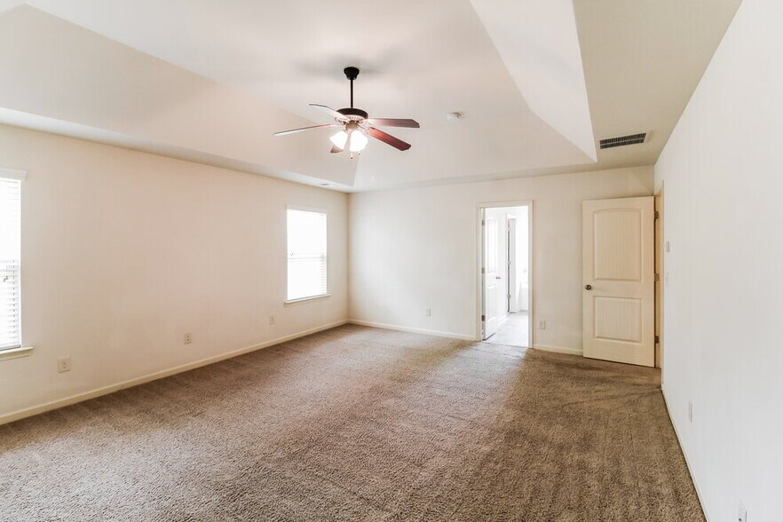 Building Photo - 4322 Mill Farm Ln NE