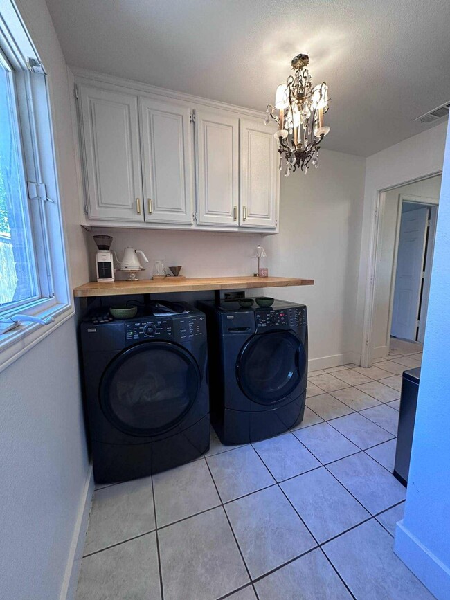 Building Photo - 9713 Nashville Ave