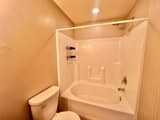 Building Photo - **OFFERING WAIVED APPLICATION FEES & $100 ...