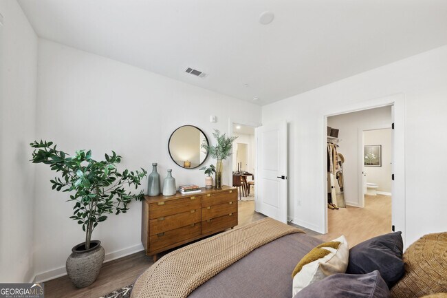 Building Photo - 2945 Cumberland Mall