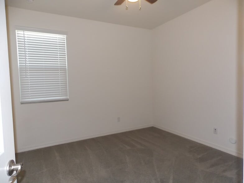 Building Photo - 1863 S 82nd Pl