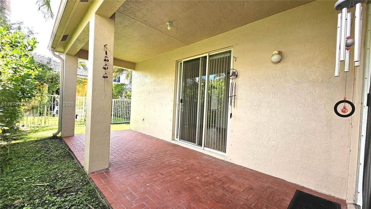 Building Photo - 686 Conservation Dr